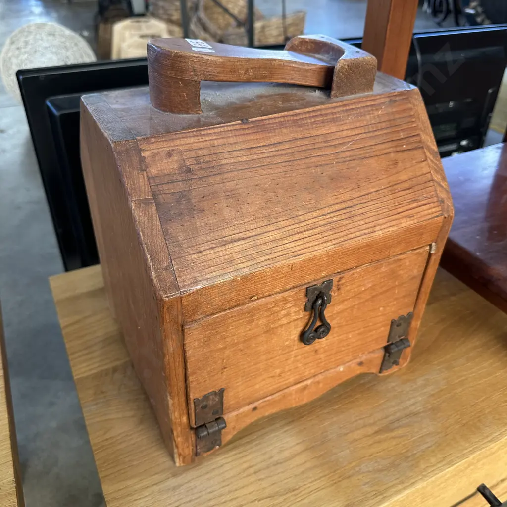 Shoe shine box Image 1++
