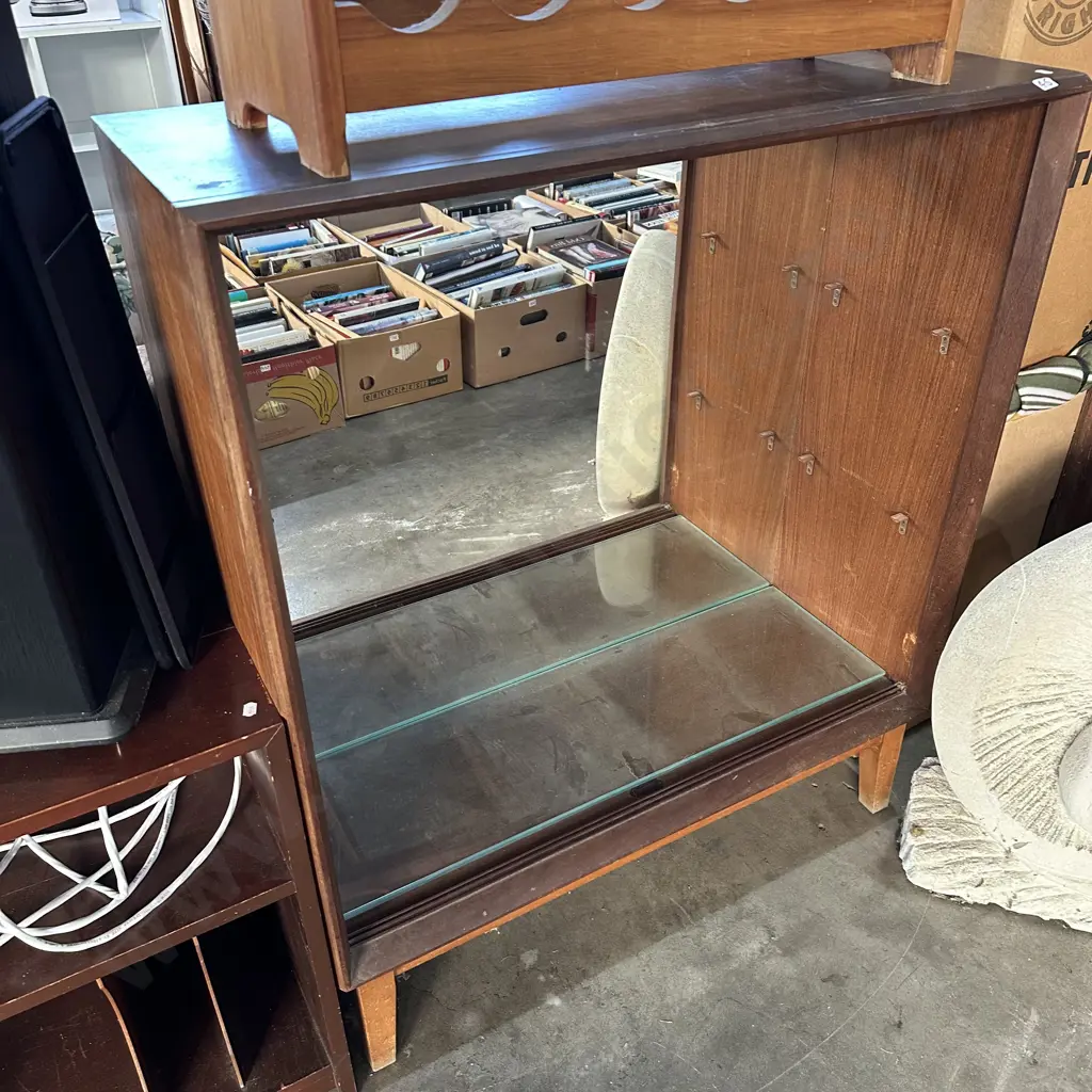 60s display cabinet Image 1++