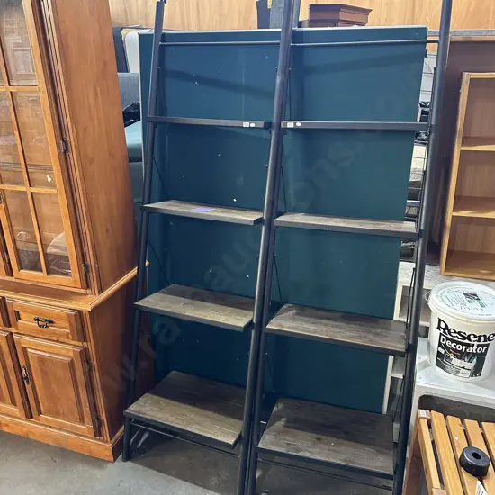 Ladder shelf