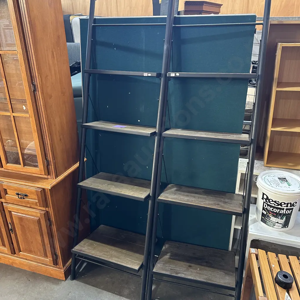 ladder shelf Image 1++