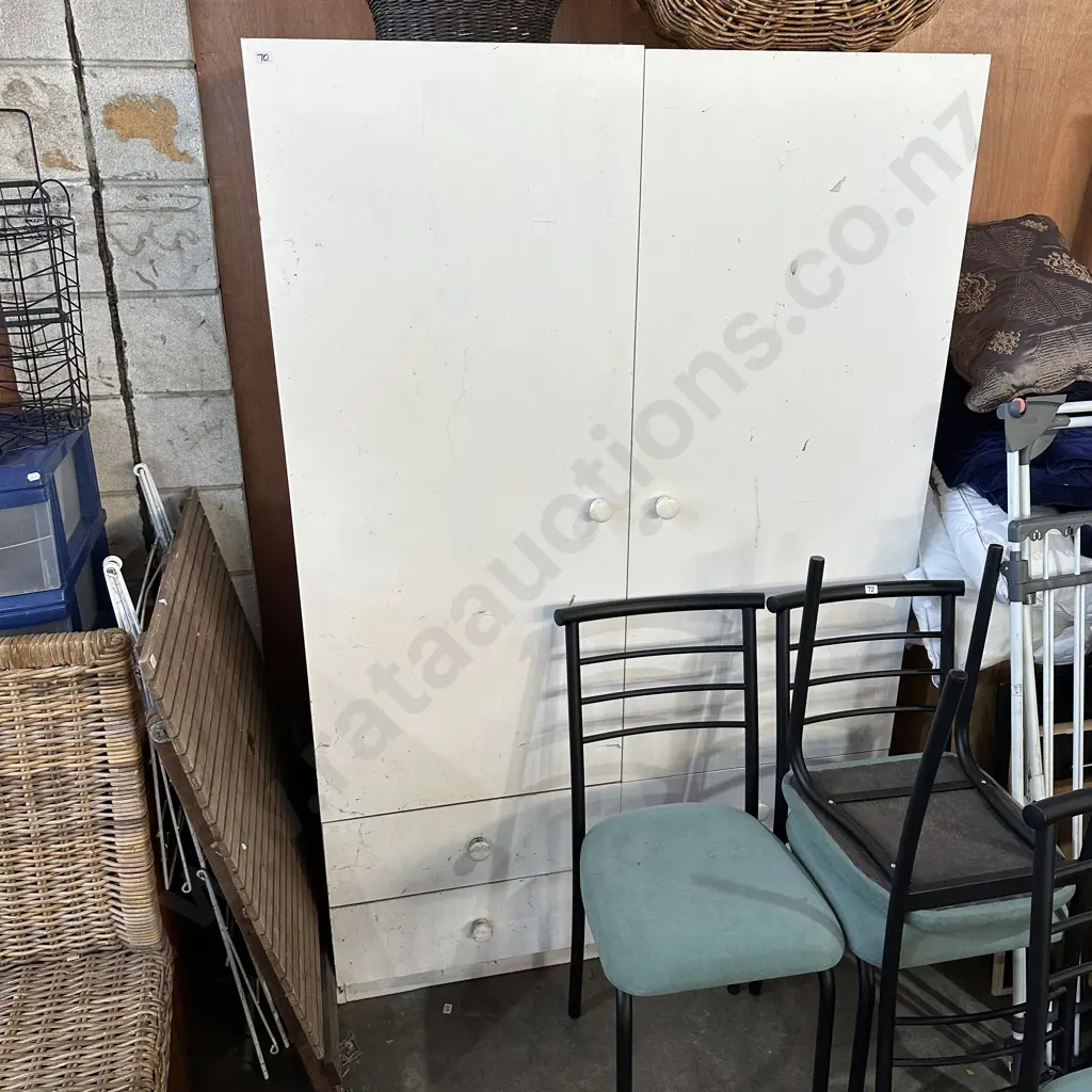 Large cupboard Image 1++