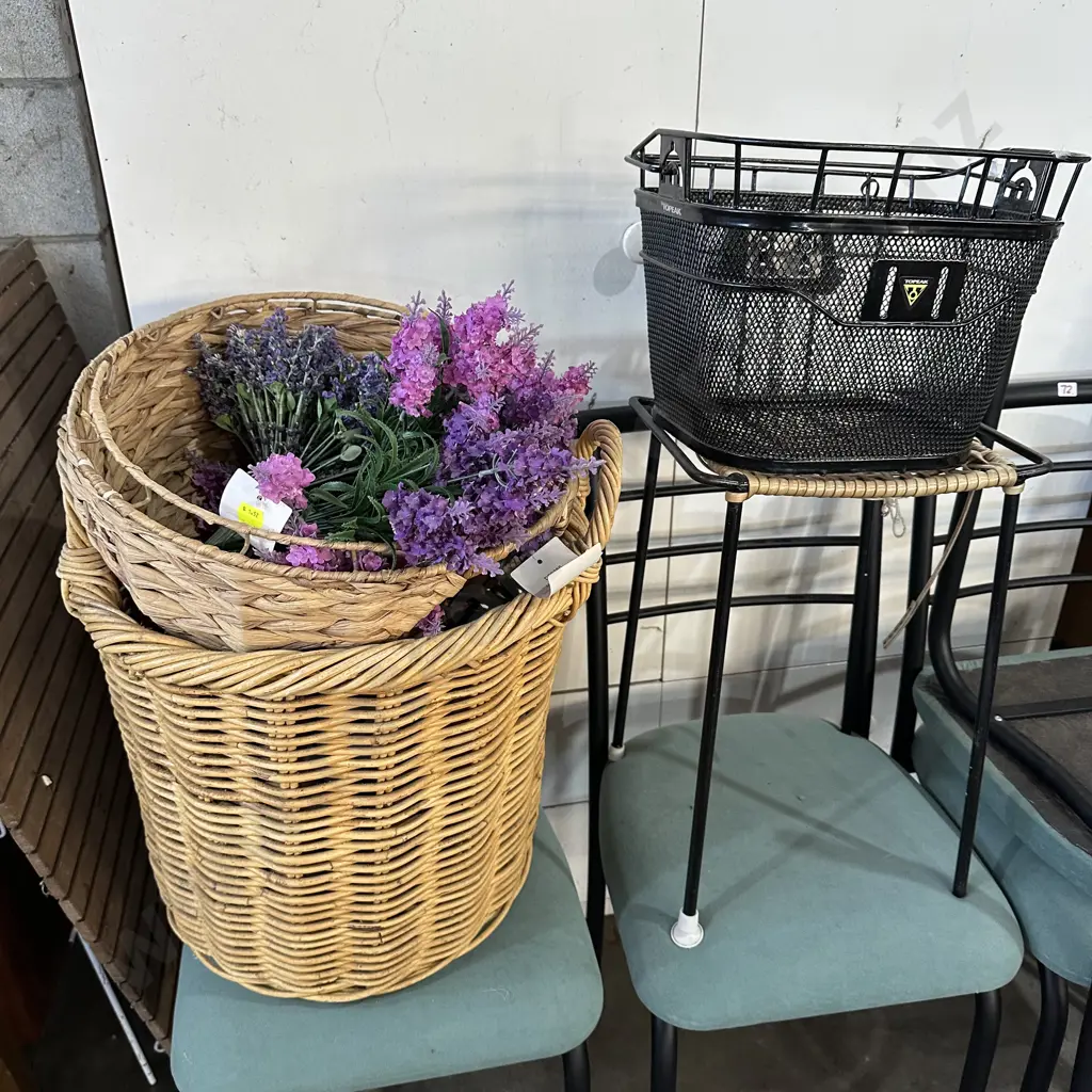 Baskets, stool Image 1++