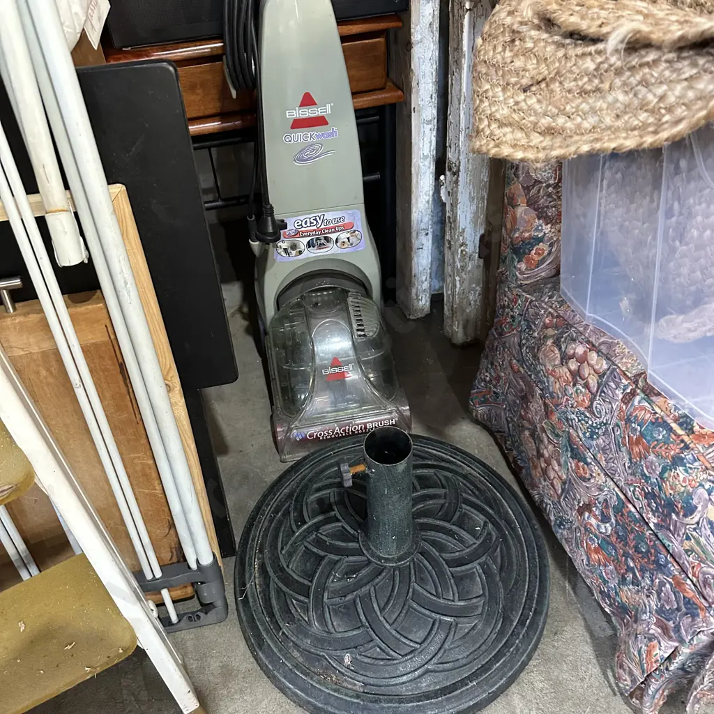 Bissell vac plus umbrella stand Image 1++