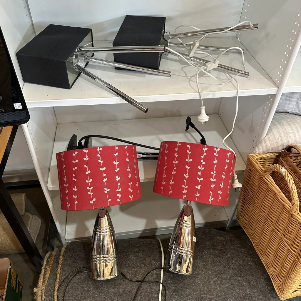 2 x Pr lamps Image 1++