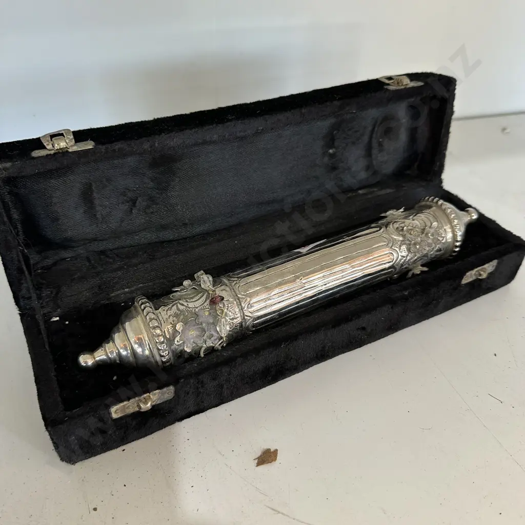 Cased certificate tube Image 1++