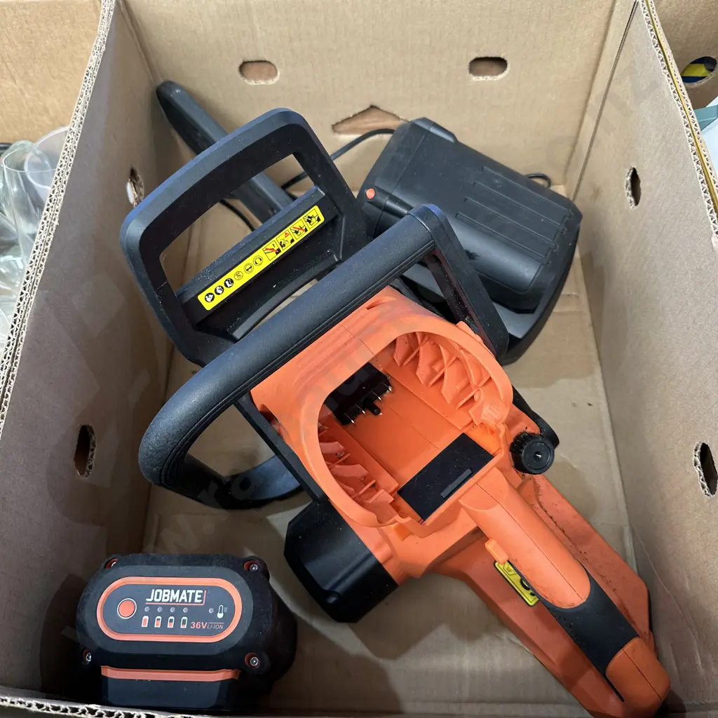 Battery chainsaw Image 1++