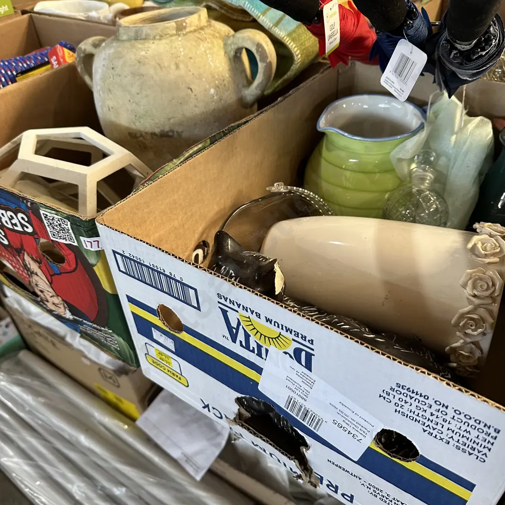2 box Vases and jugs etc Image 1++