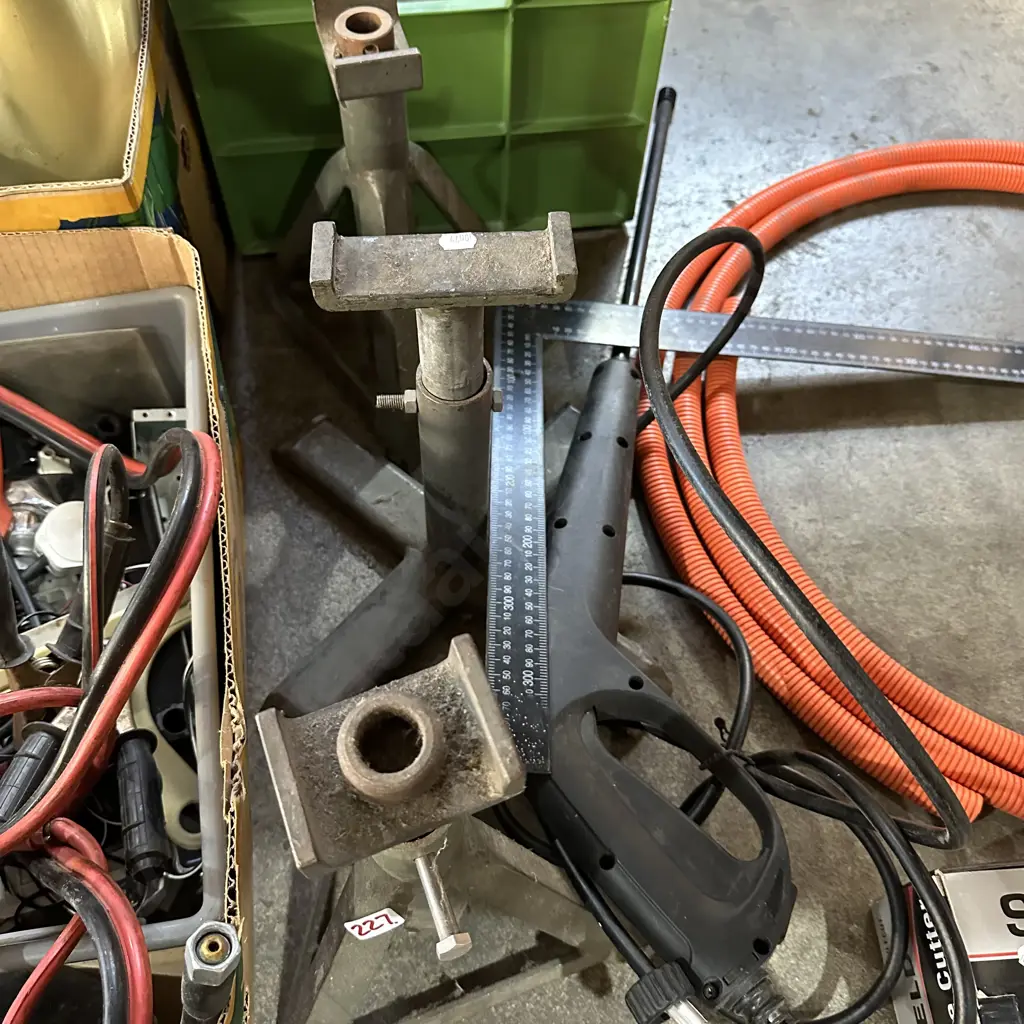 axel stands, square, water blaster part Image 1++