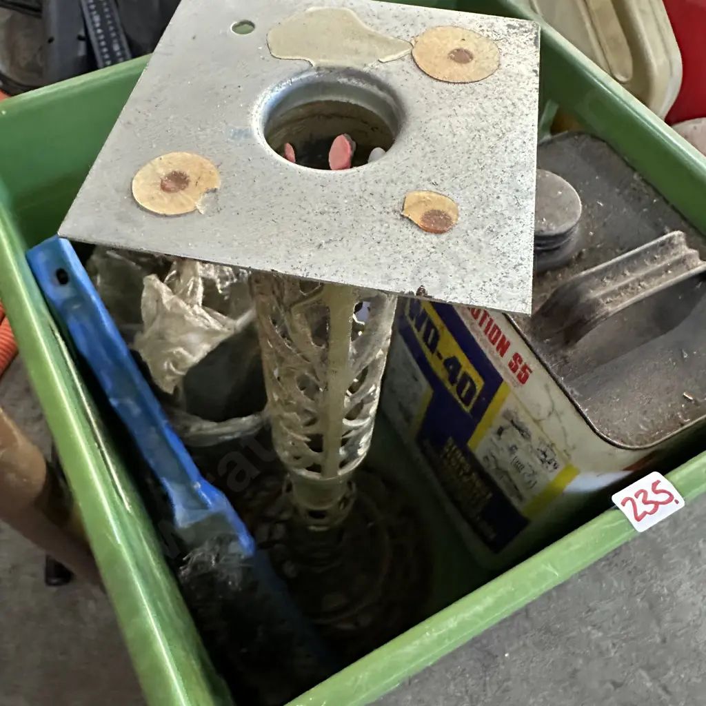 oils, brass base etc Image 1++