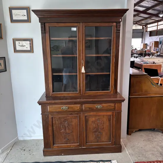 Colonial bookcase