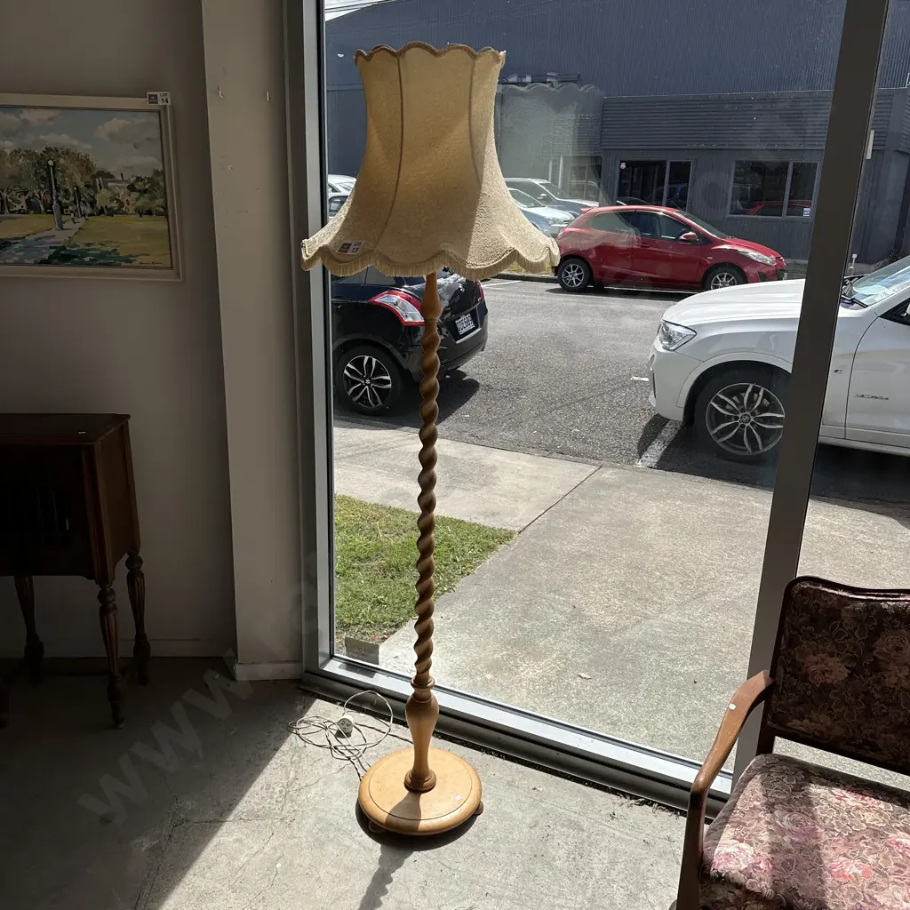 Kauri Std lamp Image 1++