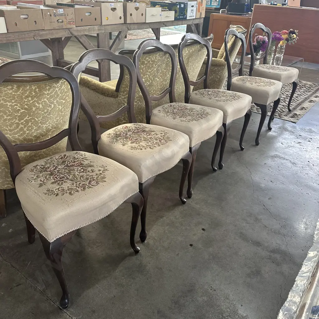 6 Vintage ballon back chairs Image 1++