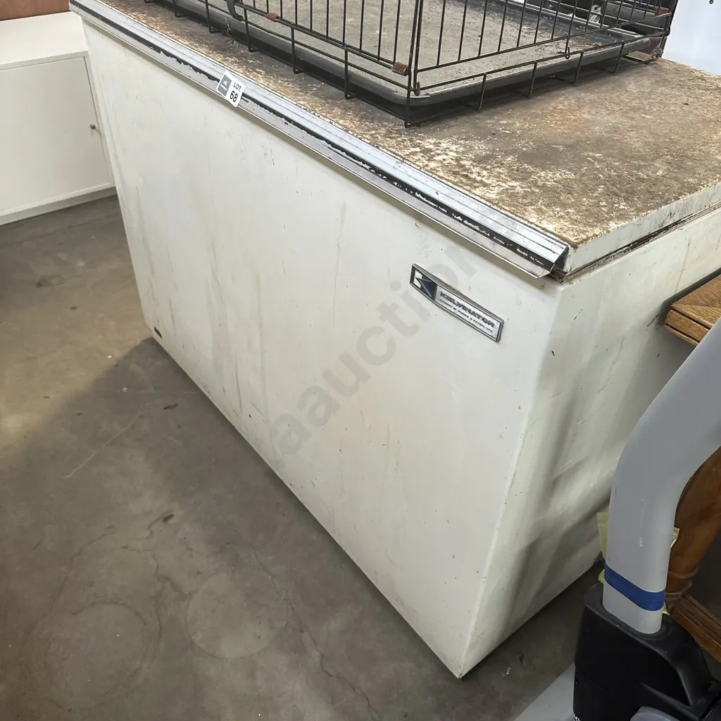 Dog tucker freezer working Image 1++