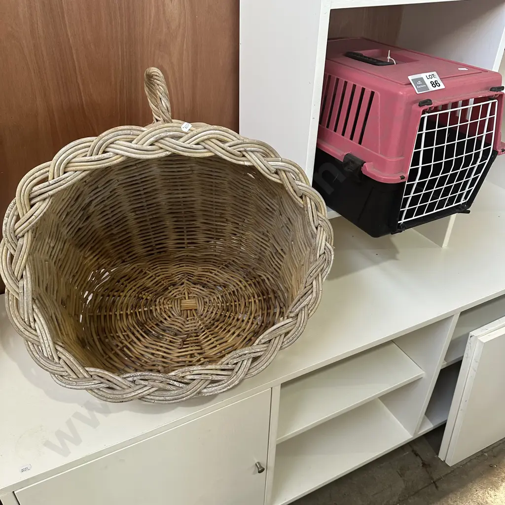 Cat cage and pet basket Image 1++