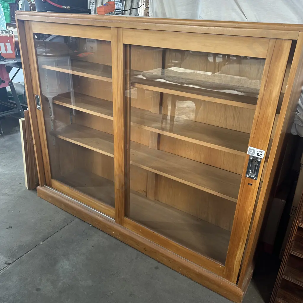 Rimu glass front display cabinet lockable Image 1++