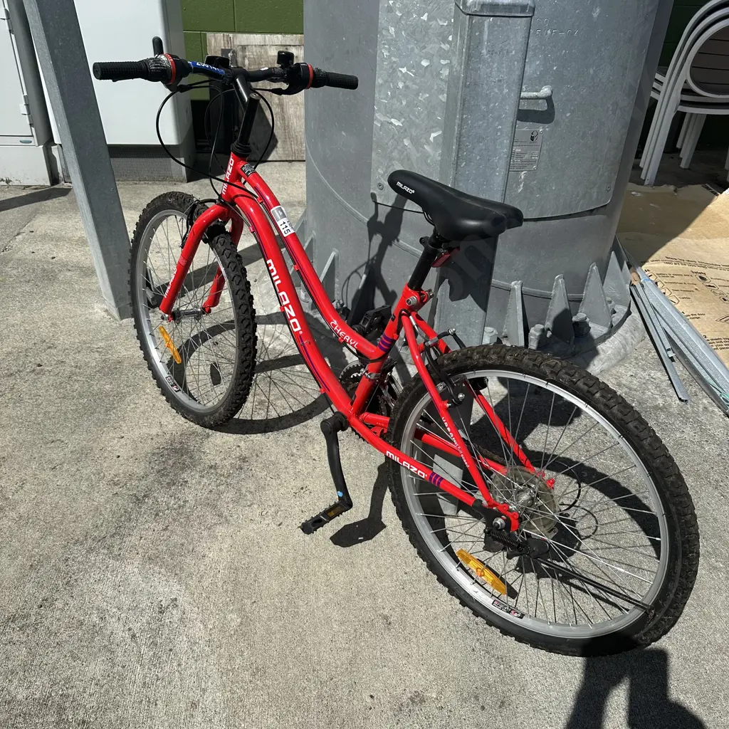 Kids bike tidy but has flats Image 1++