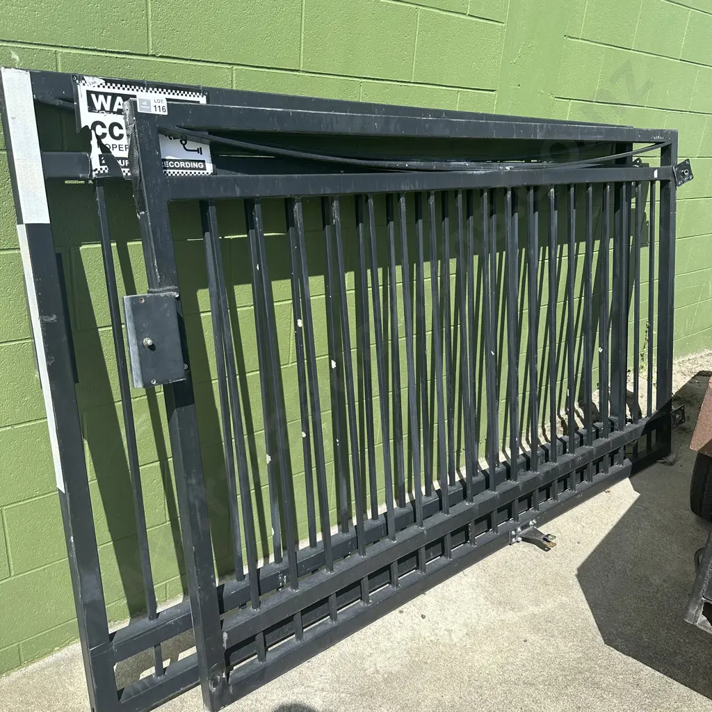 Large Steel Gates ex Woodford House Image 1++