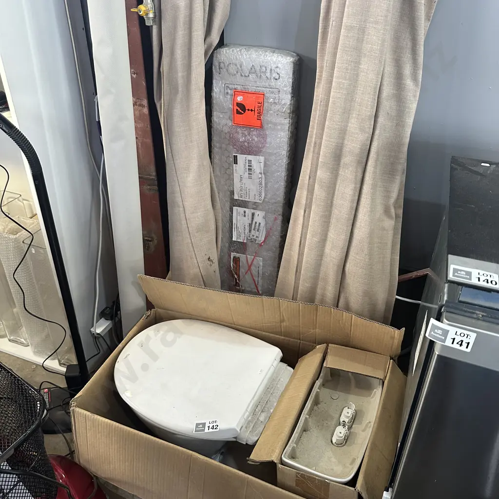 toilet, blinds, flooring Image 1++