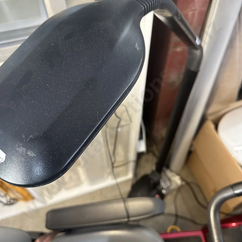 lamp and shade Image 1++