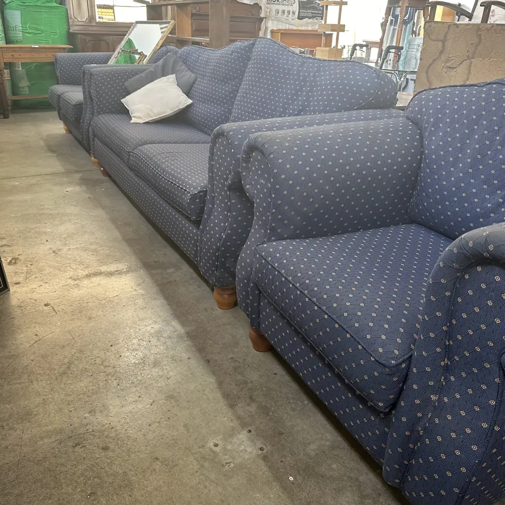 3pc Lounge suite ex Treachers Image 1++