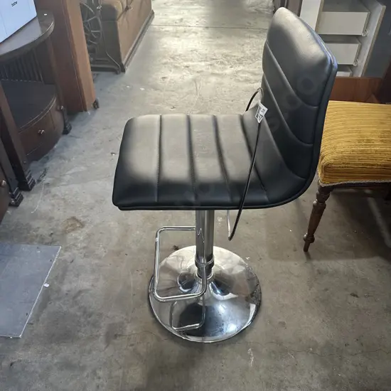 Bar stool