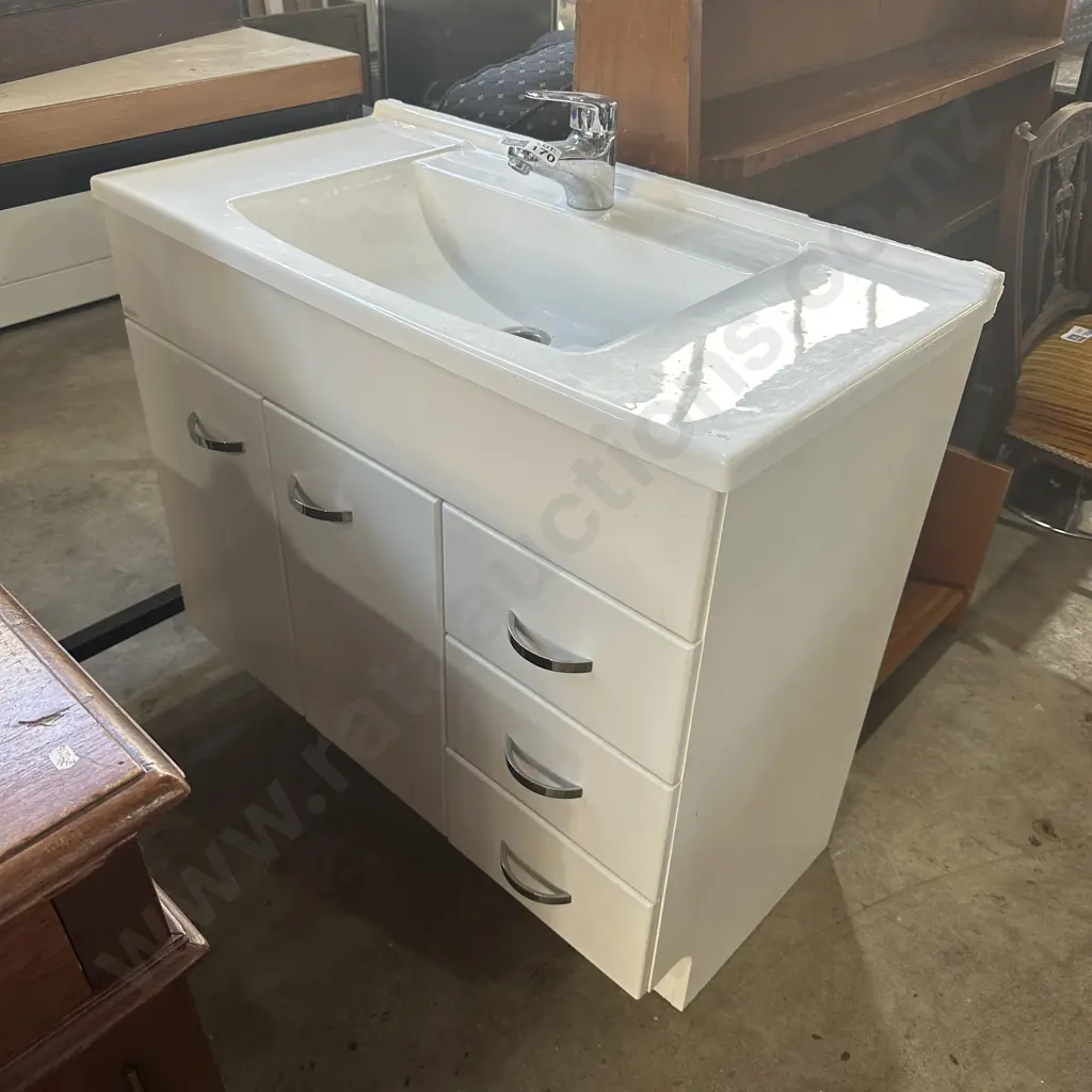 vanity Image 1++