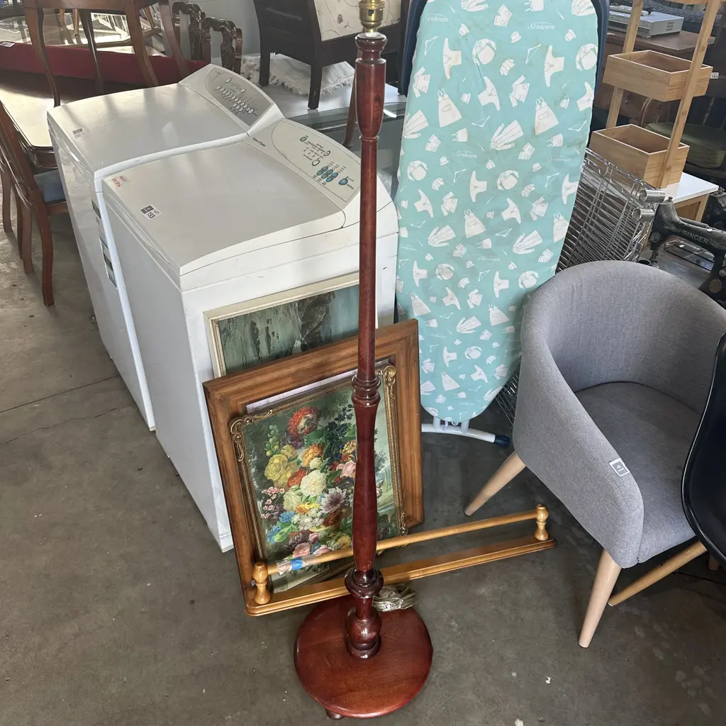 Lamp base, pictures, rail, iron board Image 1++