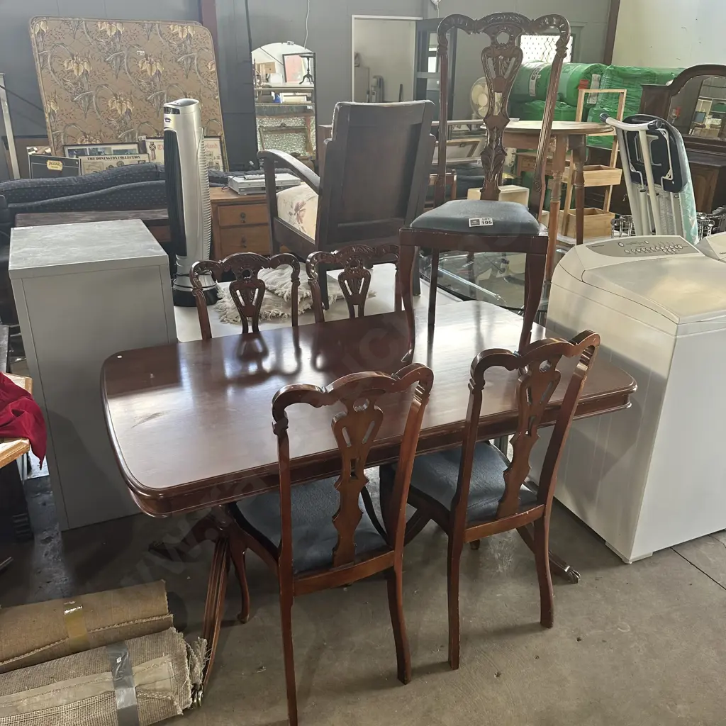 Twin pedistal table and 5 carved wood chairs Image 1++