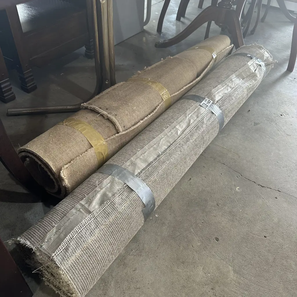 2 rolls carpet Image 1++