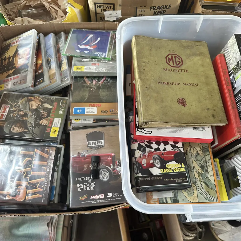 2 boxes manuals and DVDs Image 1++