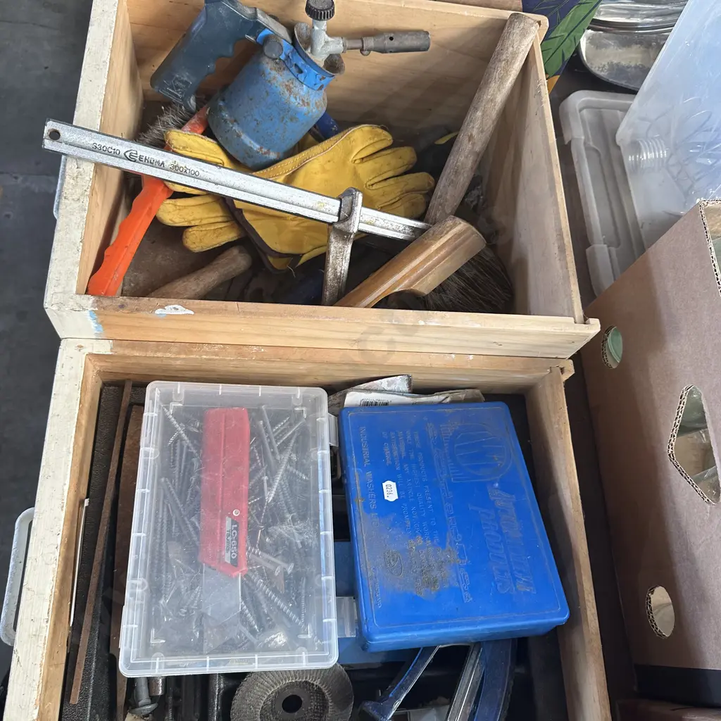 2 drawers of hardware Image 1++