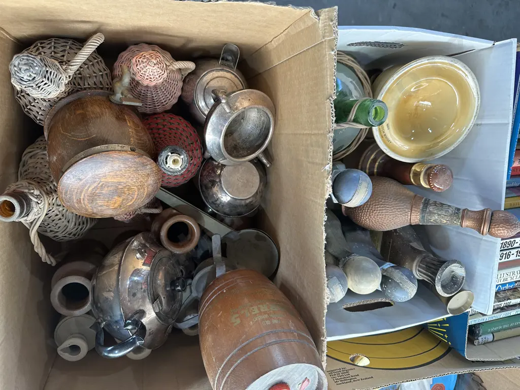 2 box bottles, decanters etc Image 1++