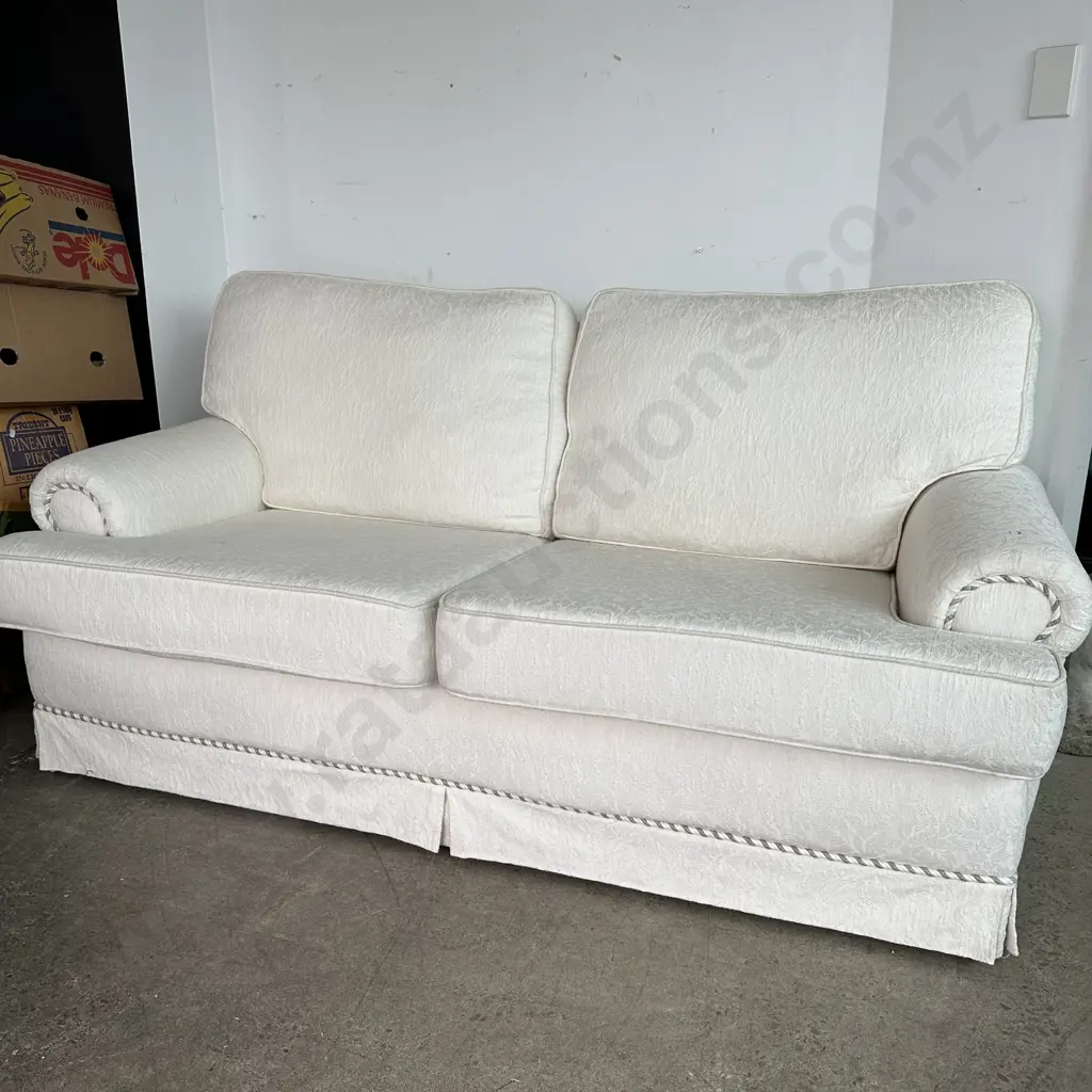 2 seater sofa from Gracious living in Auckland Image 1++