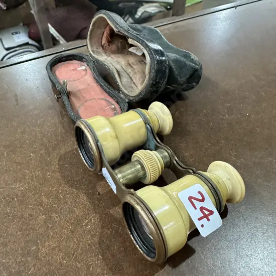 Opera glasses