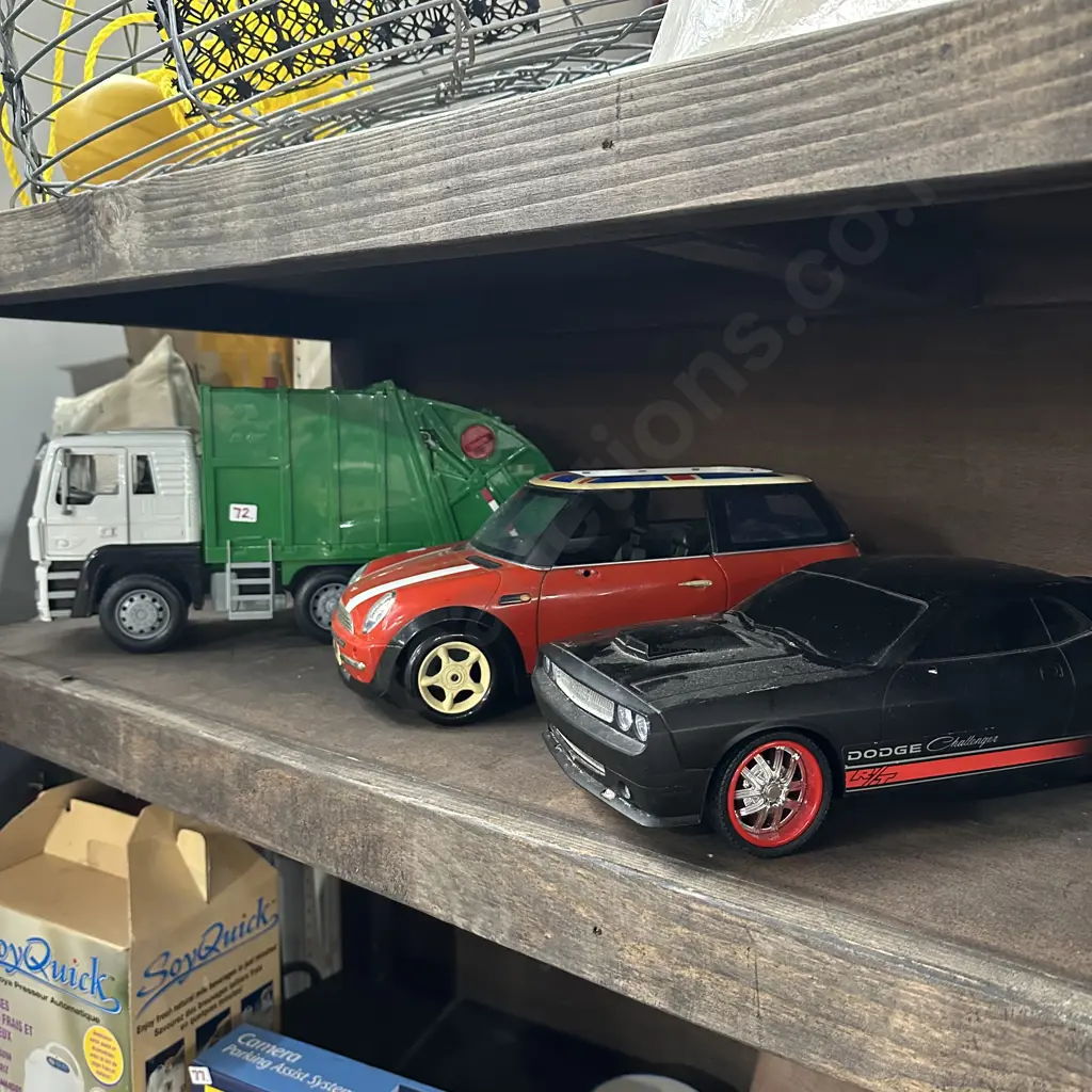 3 large toys Image 1++