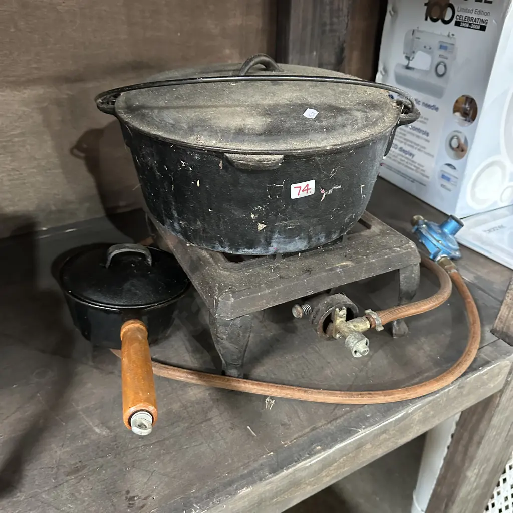 Large & small cast pot and gas cooker Image 1++