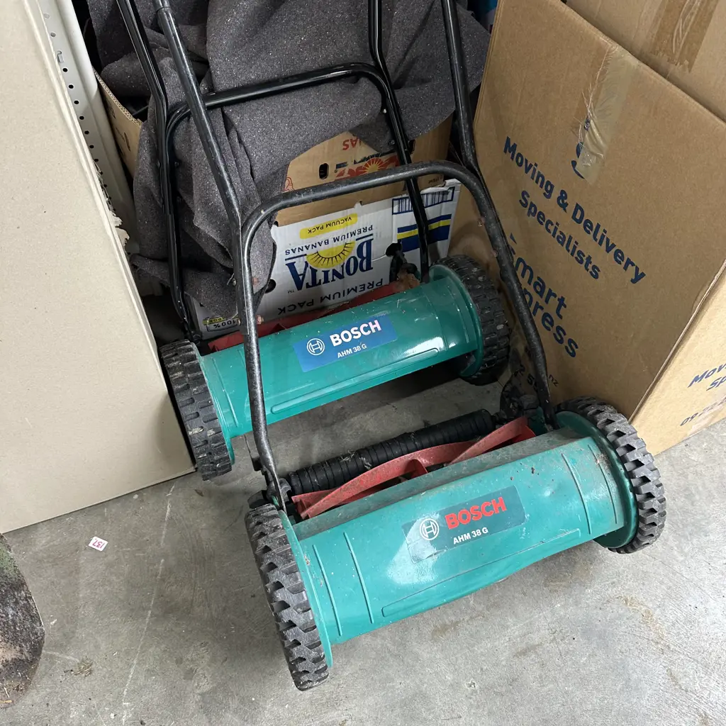 2 push mowers no catchers Image 1++