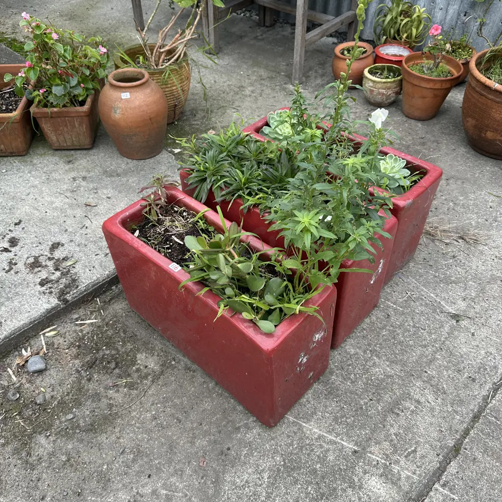 3 red planters Image 1++