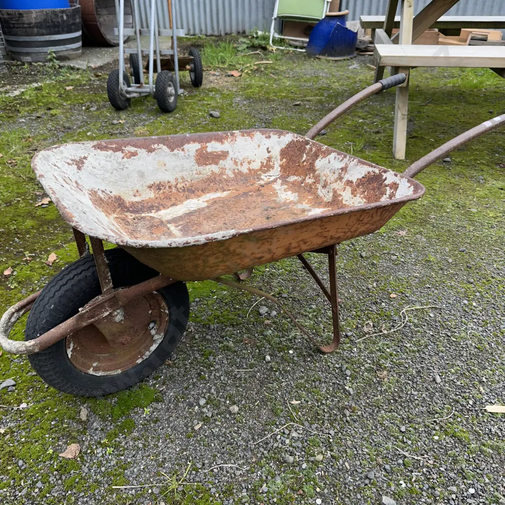 garden art barrow Image 1++