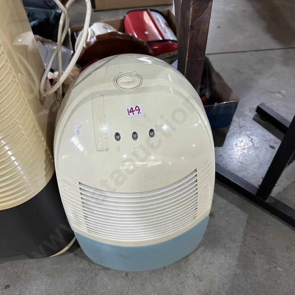 Small dehumidifier Image 1++
