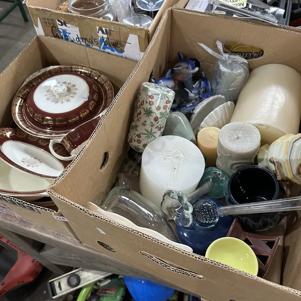 2 box dinerware and collectables, candle etc Image 1++