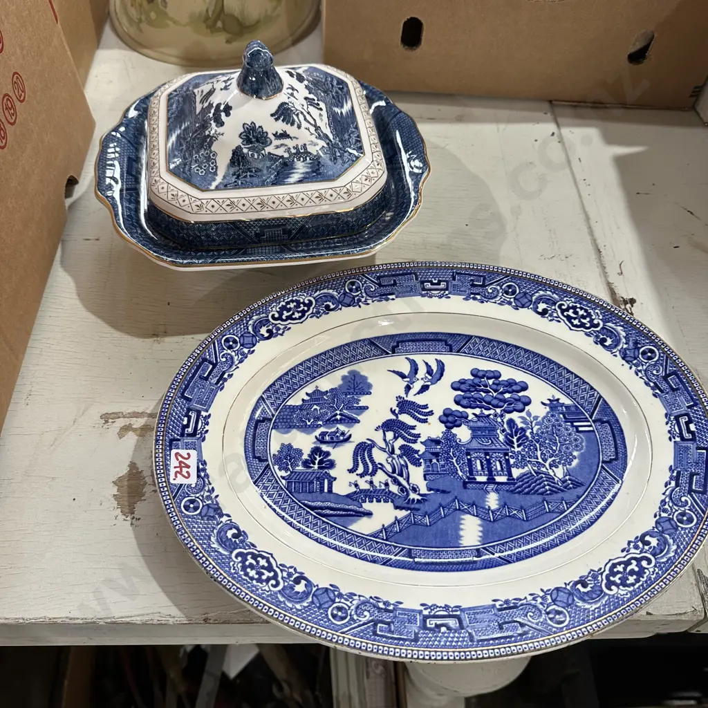 Willow platter, tureen Image 1++