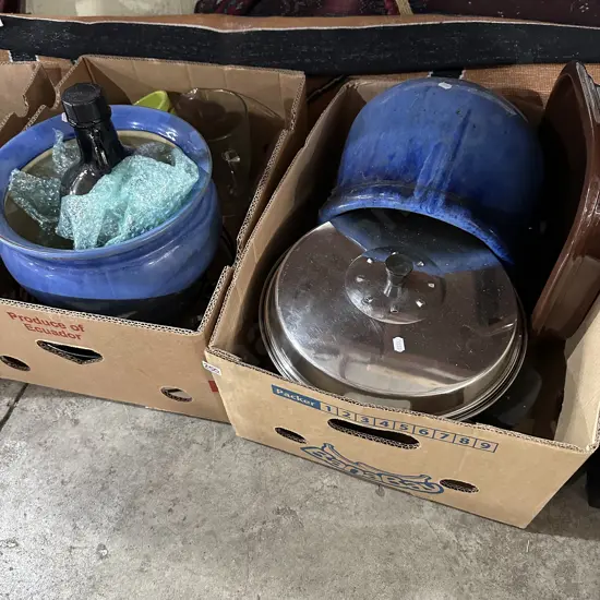 Pr of planters and pot etc