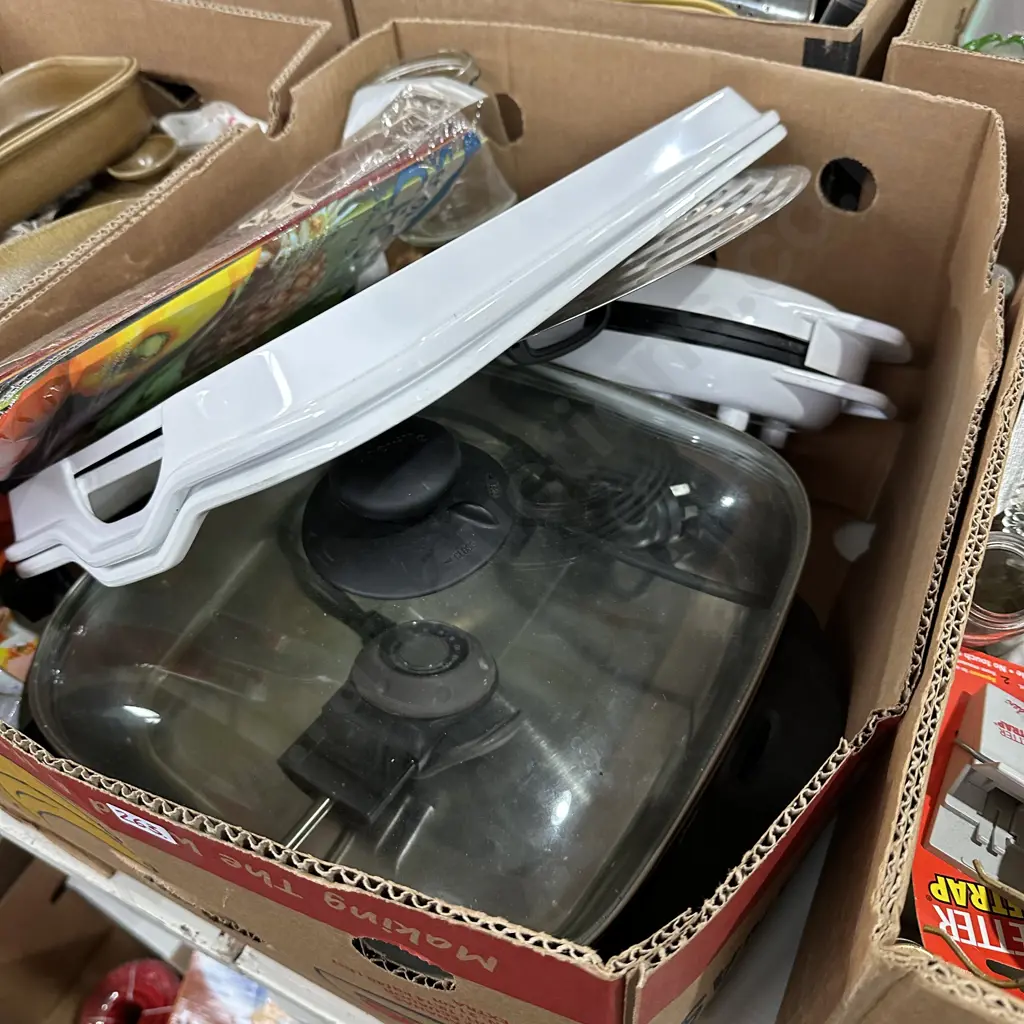 Large elec frypan etc Image 1++