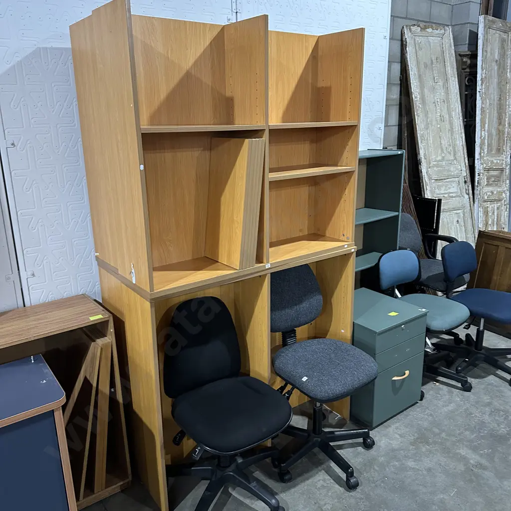 4 bookshelves Image 1++