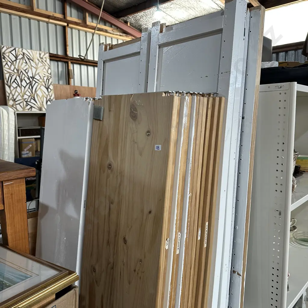 Flat packed Lundia shelving (double side with rollers) Image 1++