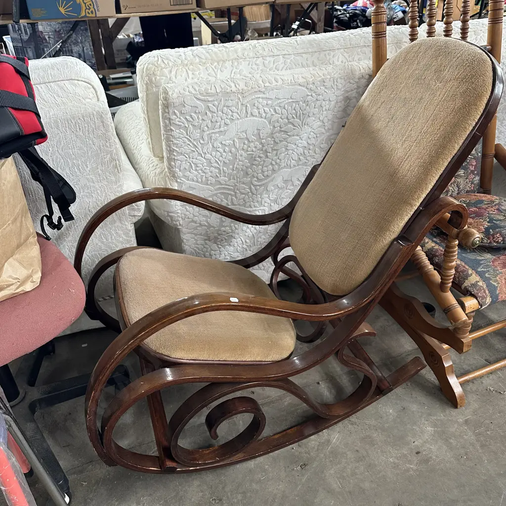 Bentwood rocker Image 1++