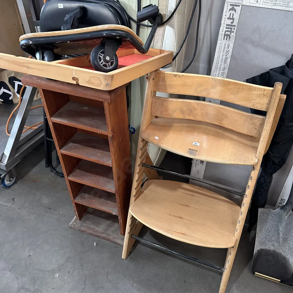 Mocka highchair and DVD stand Image 1++