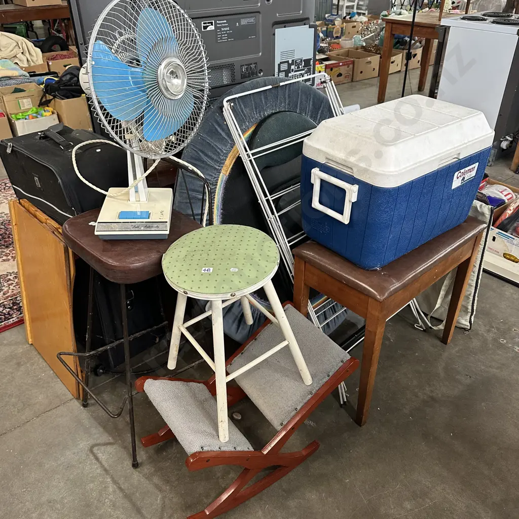 Large lot inc rebounder, esky, stools etc Image 1++