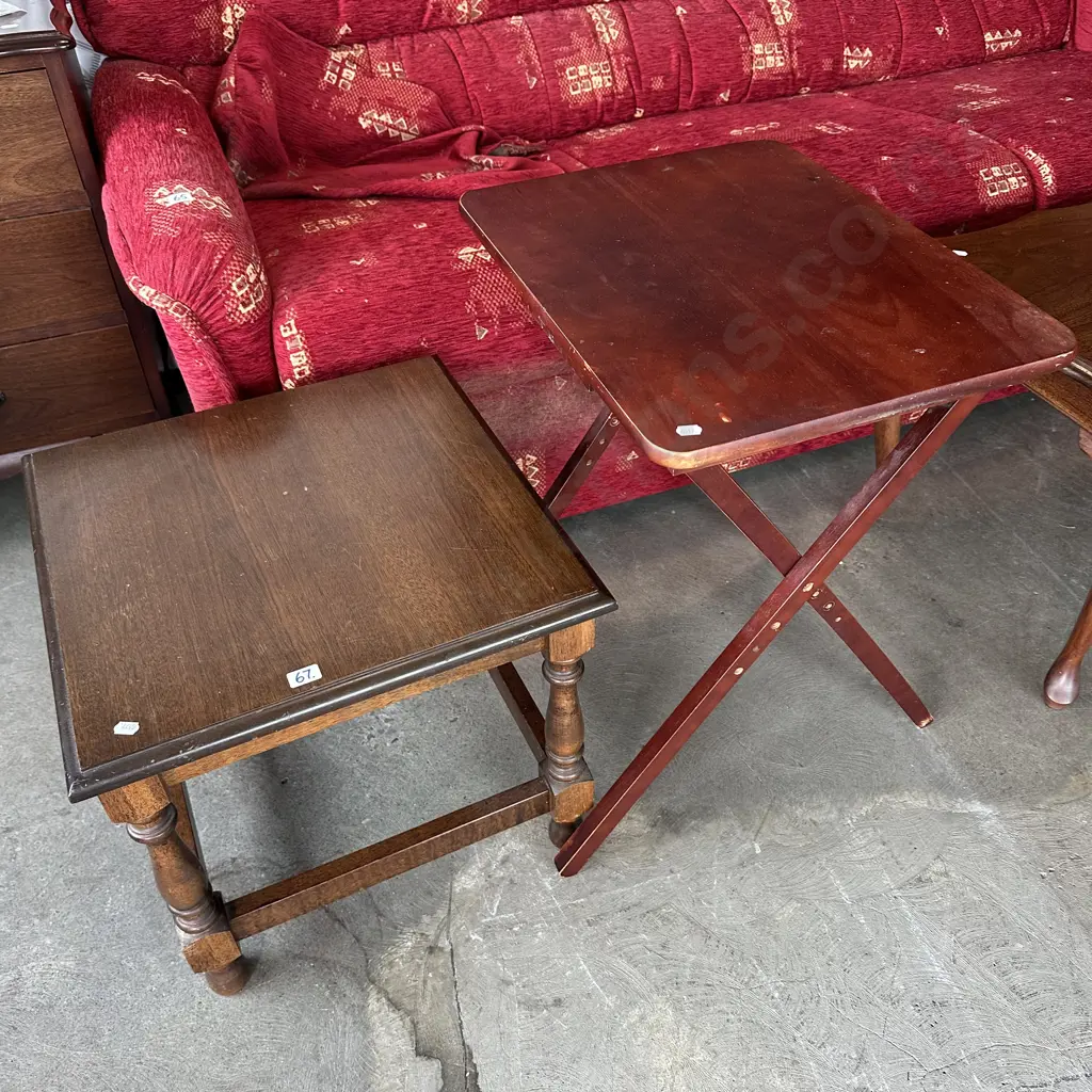 Folding and side tables Image 1++